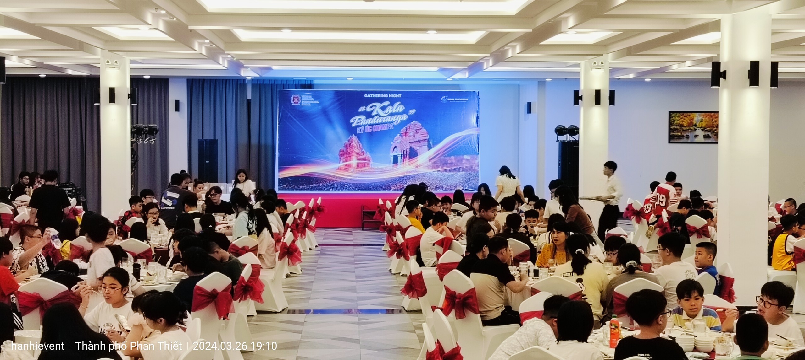 Âm thanh ánh sáng sân khấu gala dinner,team building tại Mũi Né Phan Thiết Bình Thuận