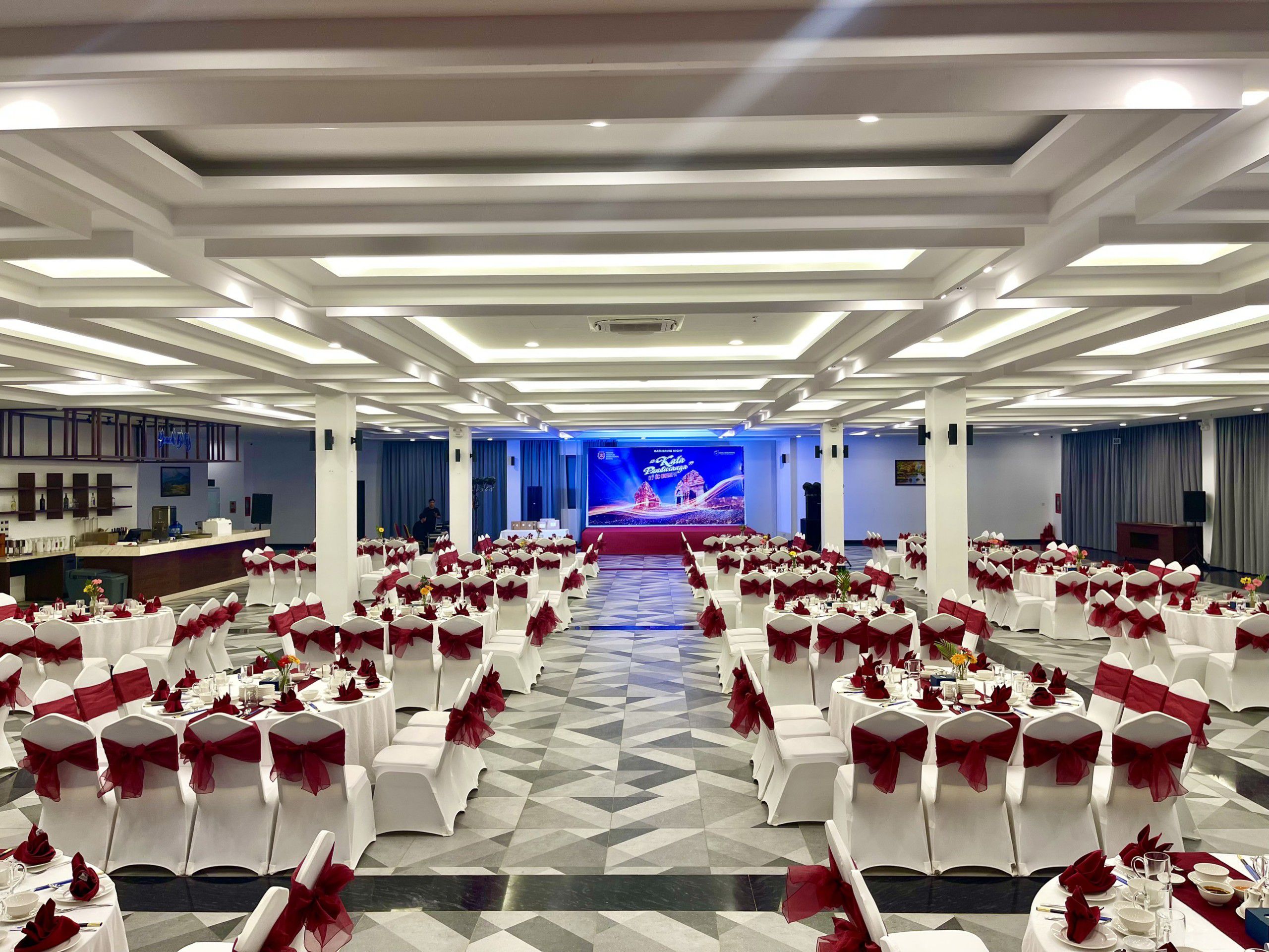 Âm thanh ánh sáng sân khấu gala dinner,team building tại Mũi Né Phan Thiết Bình Thuận