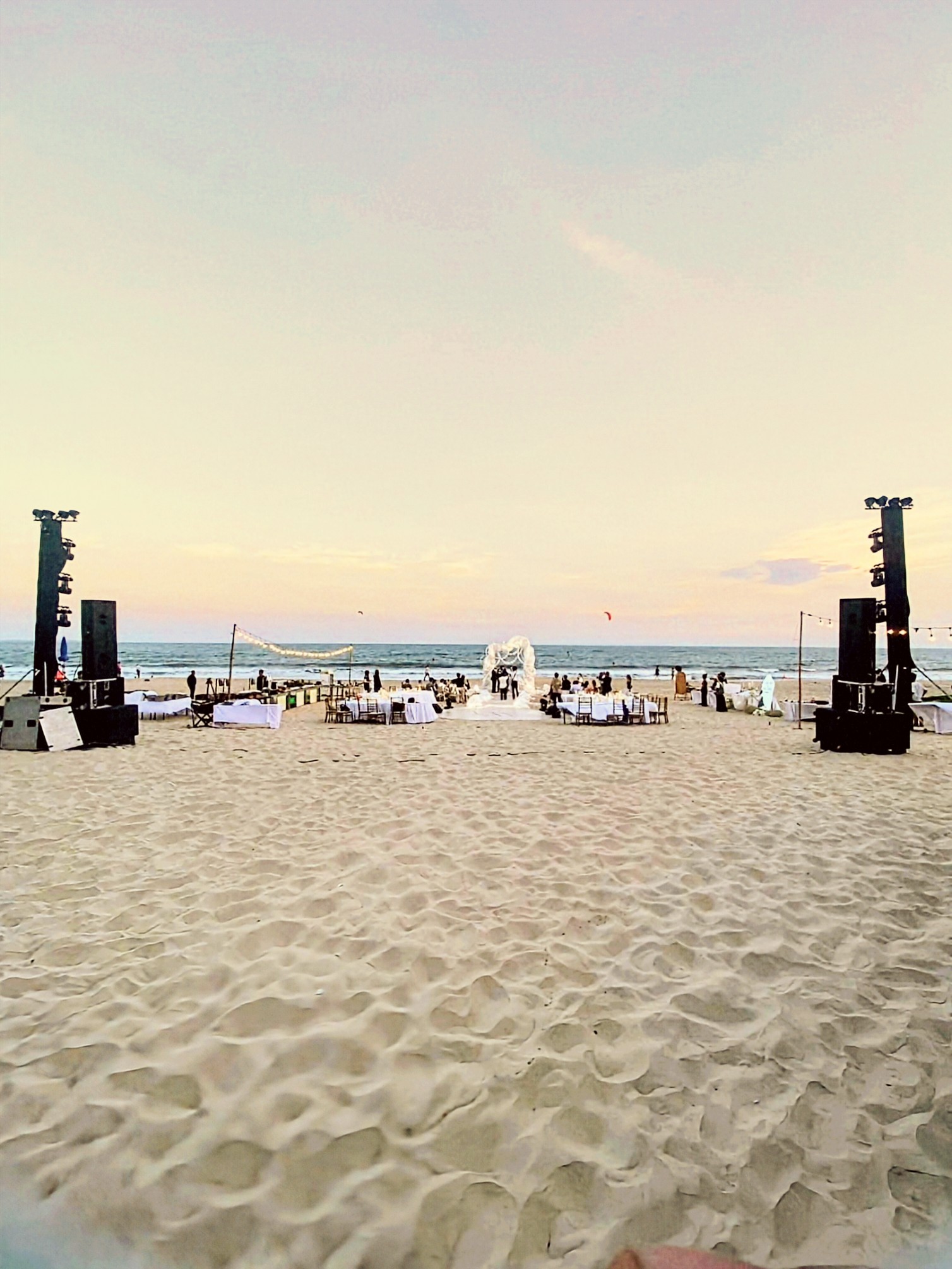 âm thanh ánh sáng tiệc cưới ngoài bãi biển tại Mũi Né, Kê Gà, Tiến Thành, Phan Thiết, Bình Thuận