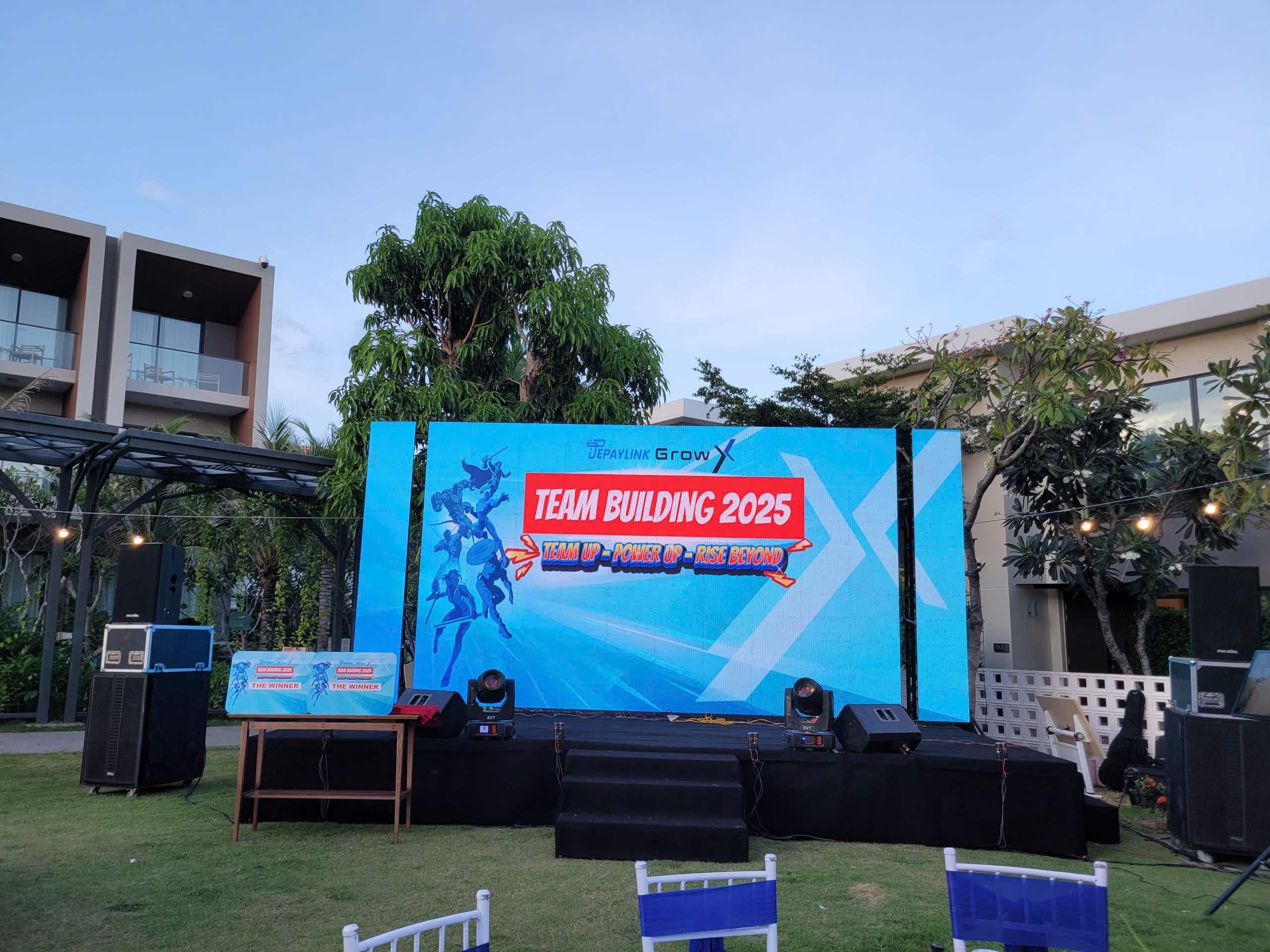 Tổ Chức Gala Dinner & Team Building 2025 Tại Radisson Mũi Né | Dịch Vụ Sự Kiện Ninh Thuận - Bình Thuận