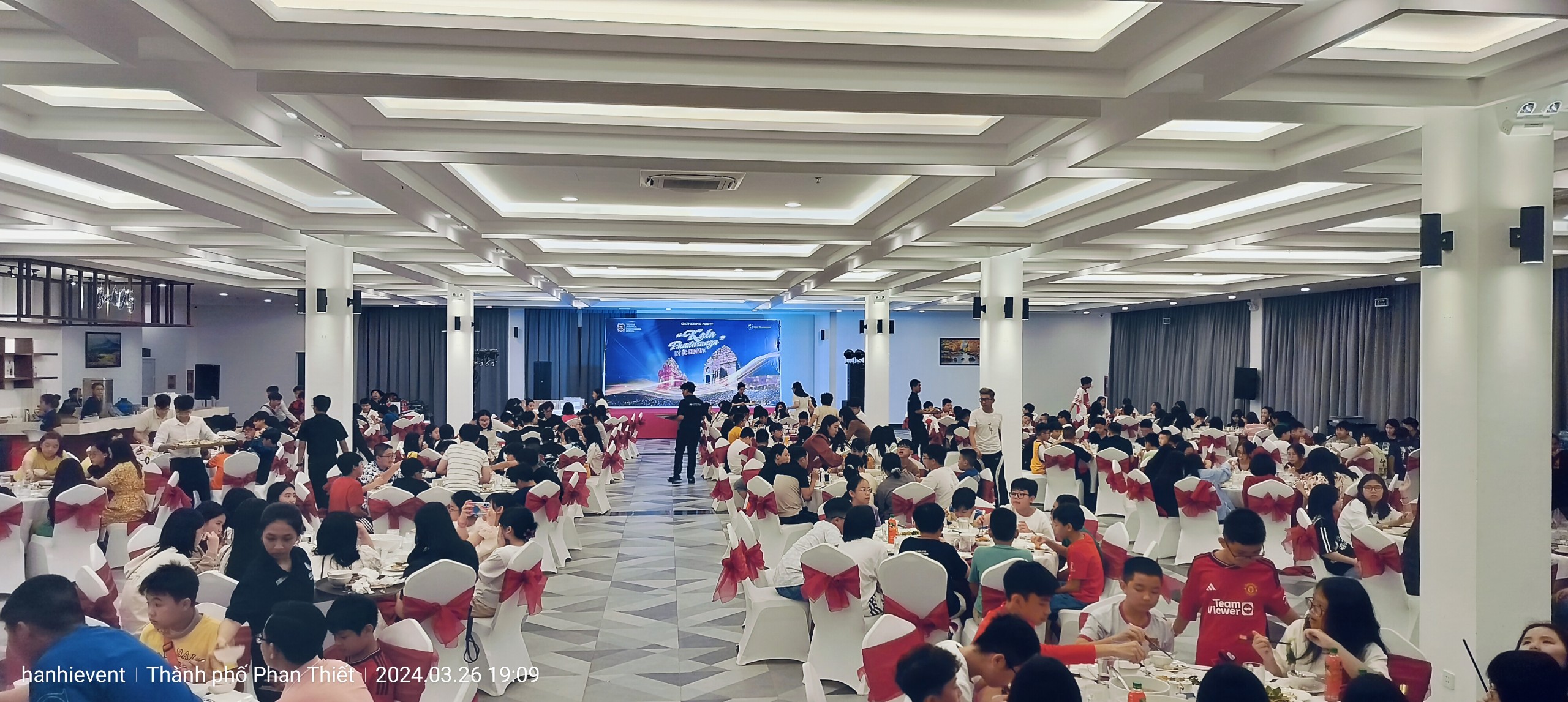 Cung cấp âm thanh ánh sáng sân khấu gala dinner,team building tại Mũi Né Phan Thiết Bình Thuận