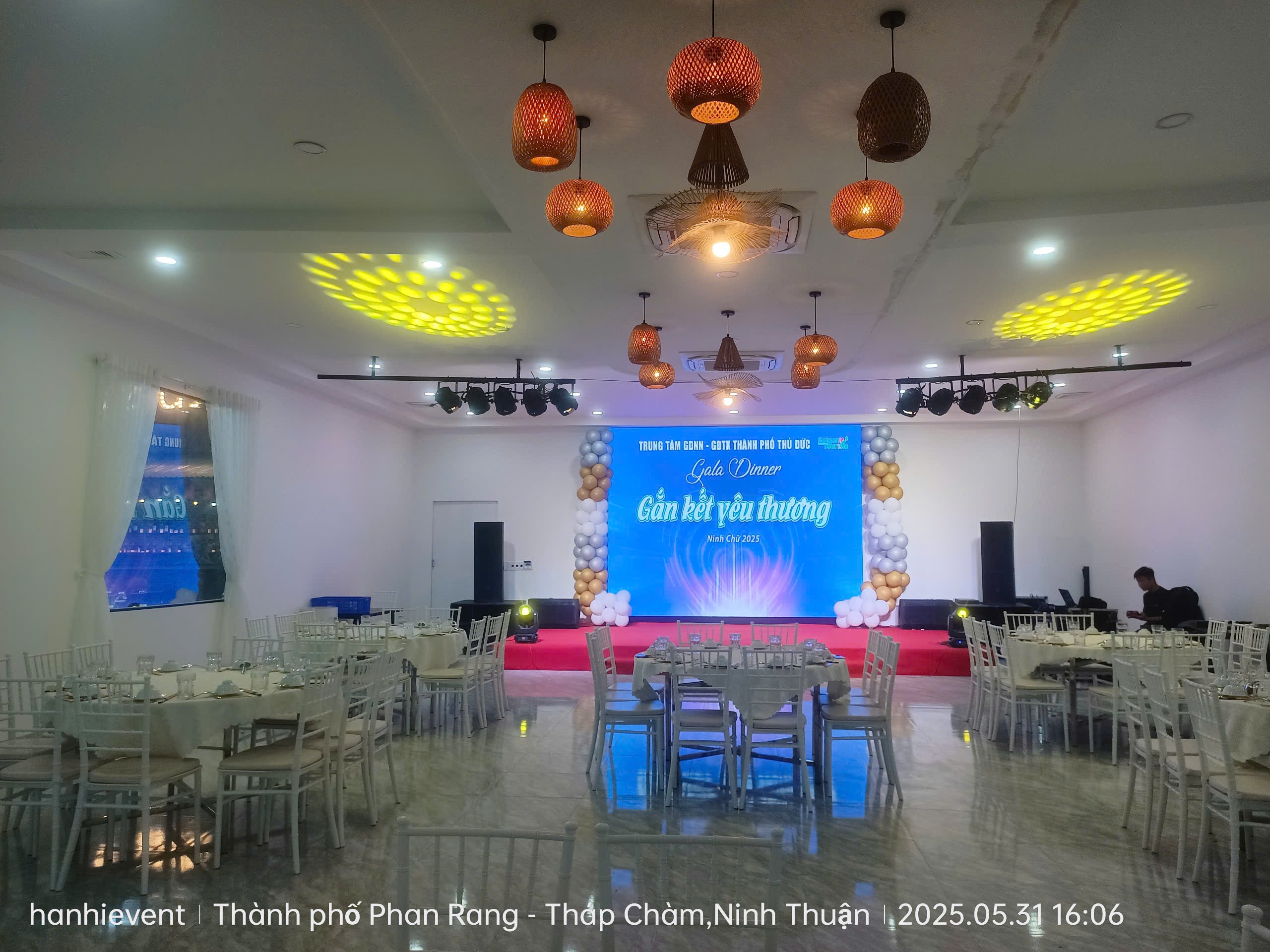 Ký hợp đồng một năm trọn gói dịch vụ âm thanh ánh sáng, sân khấu tại resort Mũi Né, Tiến Thành, Kê Gà, Ninh Chữ, Ninh Thuận, Phang Rang